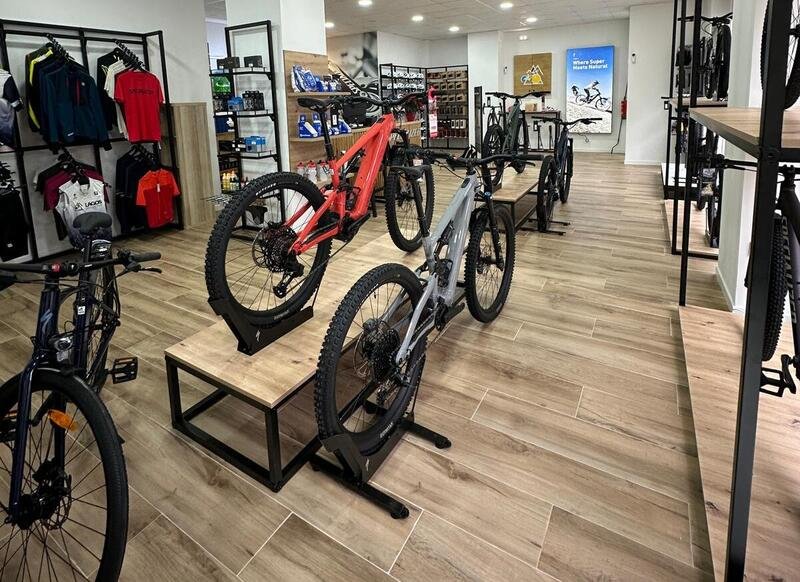 Lagos Cycling Store Oviedo